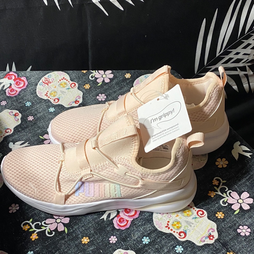 PUMA Women’s Pink Mesh Sneakers SoftFoam Comfort – Size 3.5 (Youth) / 5 Women